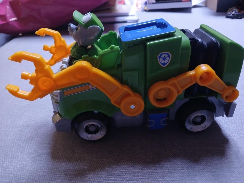 ZGAN Gerecycleerde vrachtwagen + puppy Rocky - PAW PATROL, Kinderen en Baby's, Speelgoed | Actiefiguren, Zo goed als nieuw, Verzenden