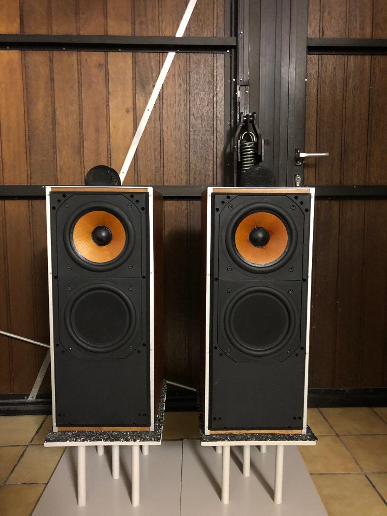 Bowers & Wilkins DM7 Collectorluidsprekers — Vintage hifi, Audio, Tv en Foto, Luidsprekerboxen, Gebruikt, Front, Rear of Stereo speakers