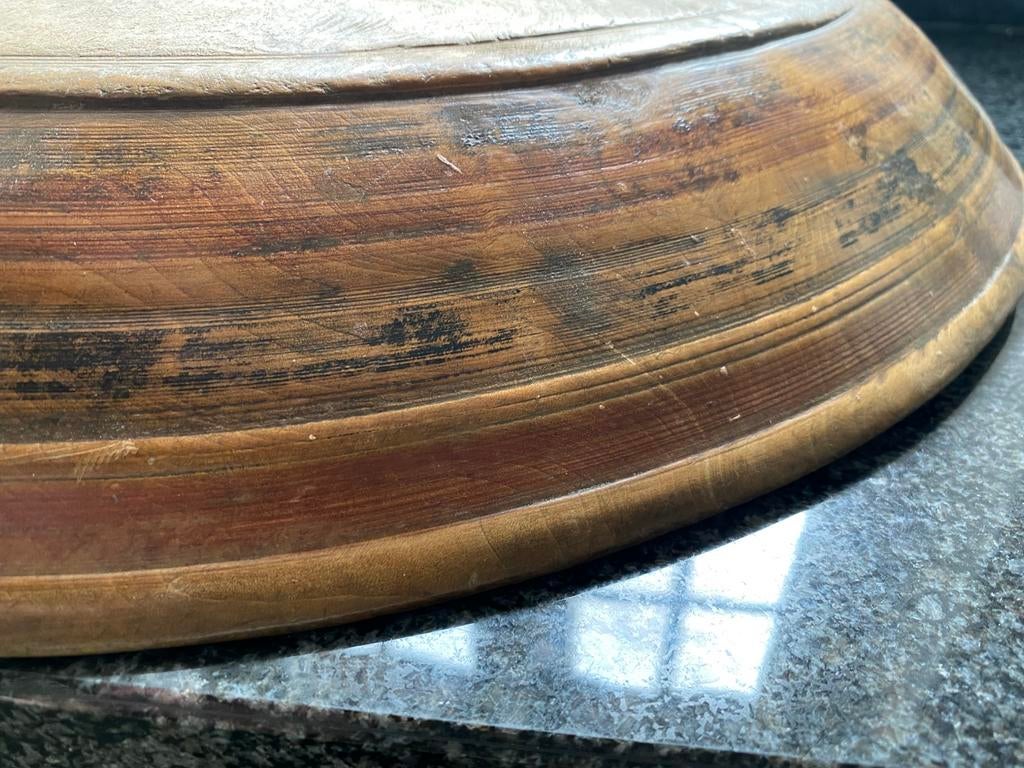 Etnische (Turkmenistan) schaal in (walnoot?)hout., Ophalen