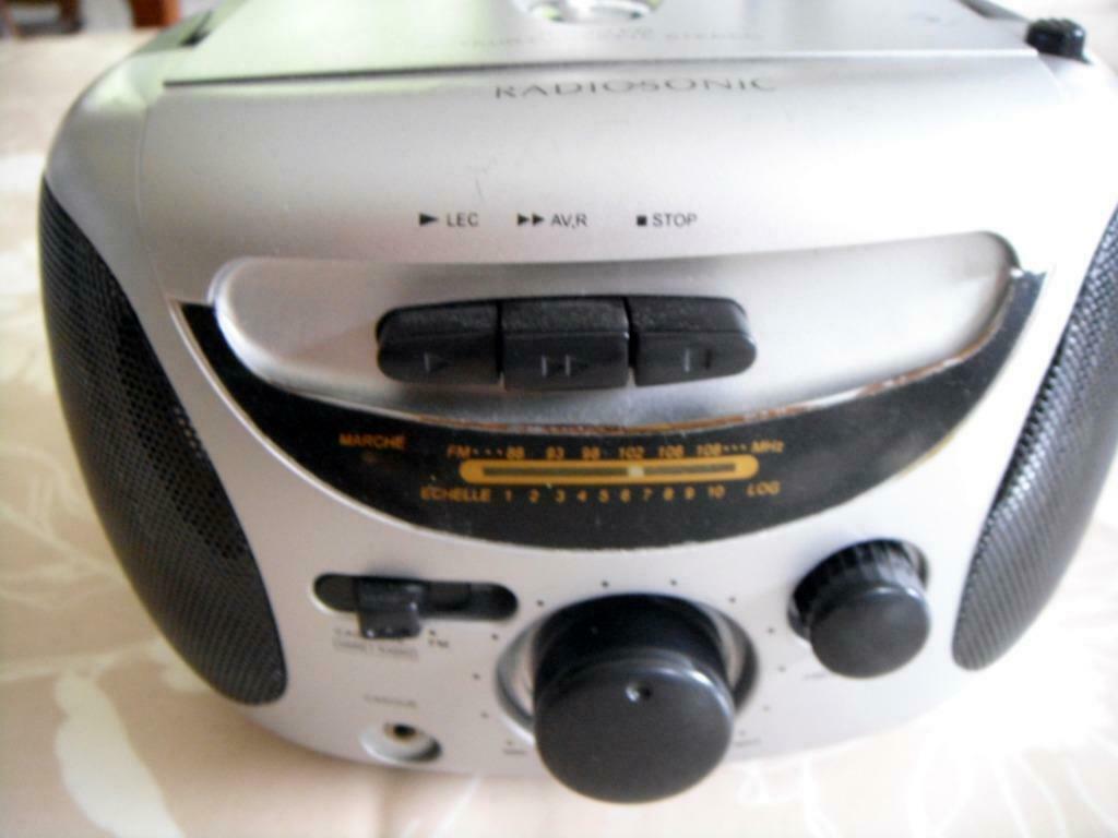 Radio cassette vintage Radiosonic, à réparer, TV, Hi-fi & Vidéo, Radios, Utilisé, Radio, Enlèvement ou Envoi