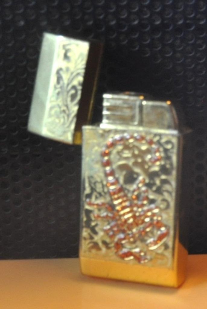 briquet au gaz decor scorpion, Enlèvement ou Envoi, Utilisé, Briquet