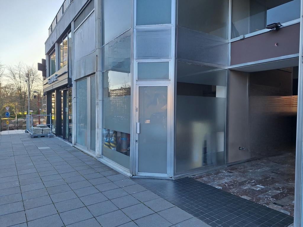 Lokaal te koop in JETTE, Zakelijke goederen, Bedrijfs Onroerend goed, 40 m², Koop, Bedrijfsruimte