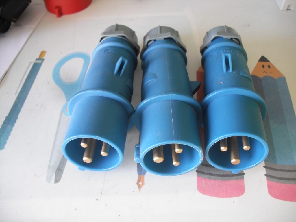 5fiches male 2p +t 16 amp +1femelle 1fiche complete16amp, Ophalen, Nieuw, Stekker