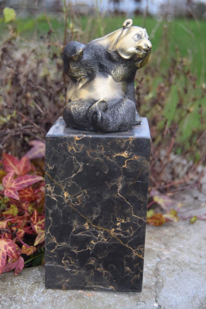 Panda zittend in brons op een marmeren sokkel, Antiek en Kunst, Antiek | Brons en Koper, Ophalen of Verzenden, Brons
