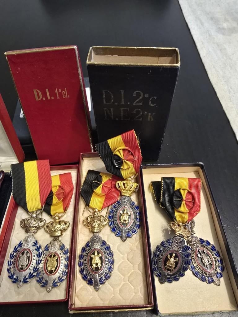 Medaille Ereteken van de Arbeid 2de Klasse, Ophalen