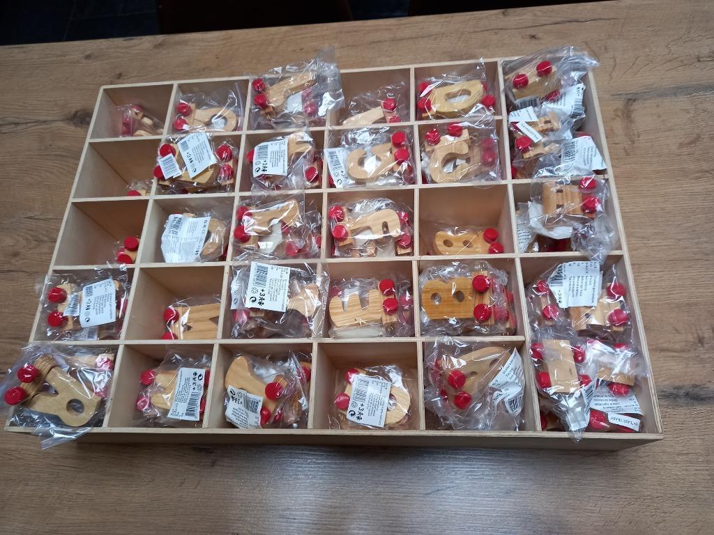 Heel lot letters om letter- of naamtreinen te maken - 142 st, Kinderen en Baby's, Ophalen of Verzenden