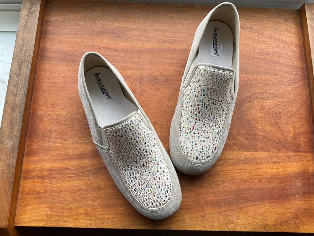 Nieuwe suède schoenen maat 41, Kleding | Dames, Schoenen, Ophalen of Verzenden