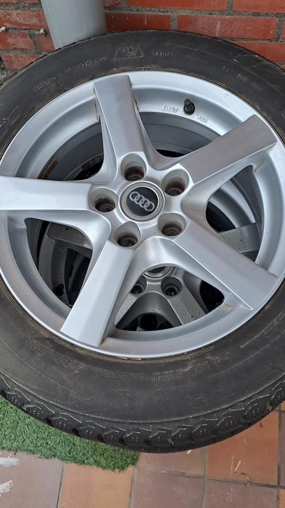 Pneus d'hiver sur jante Audi A4, Enlèvement, Pneus hiver, Pneu(s)