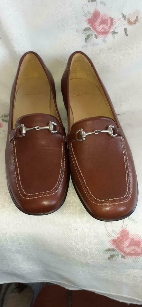 § Paire de chaussures dames cuir Clarks pt 41 1/2 (ref144), Vêtements | Femmes, Enlèvement ou Envoi, Brun, Clarks, Neuf