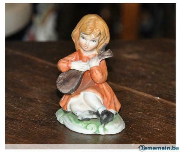 posture en biscuit joueuse de mandoline, Antiquités & Art