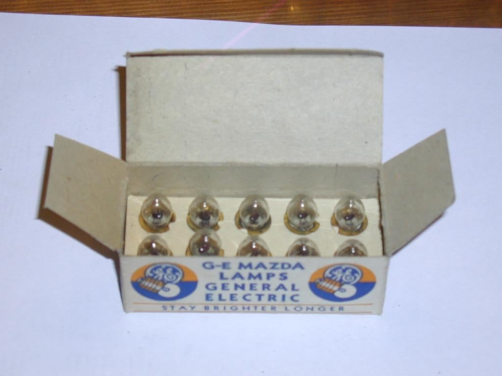 WWII - boite d'ampoules de rechange pour torche US  TL122, Envoi, Autres, Autres types