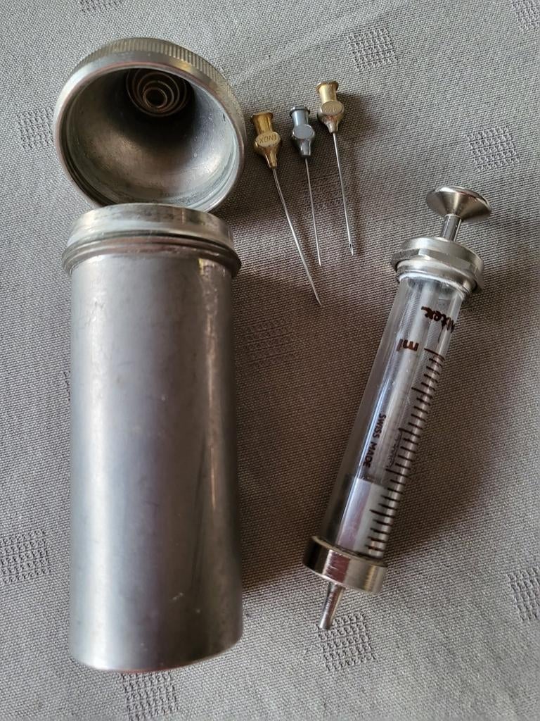 Vintage glazen medische spuit met koker, Ophalen of Verzenden, Gebruikt