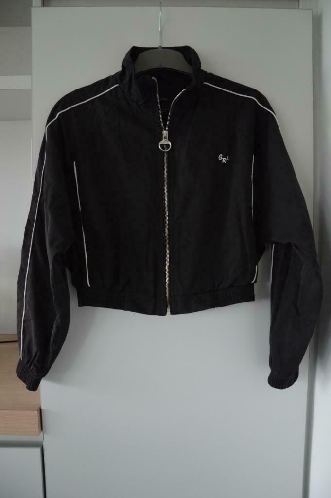 Héél mooie jas (S) van Bershka in uitstekende staat !, Verzenden, Zwart, Bershka, Zo goed als nieuw
