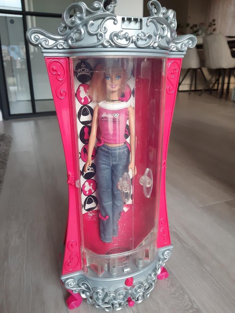 Barbie kast, Ophalen of Verzenden, Zo goed als nieuw, Accessoires