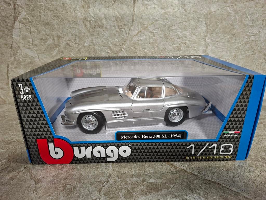 Mercedes 300SL  Burago 1/18 nooit uit doos geweest., Ophalen of Verzenden, Burago