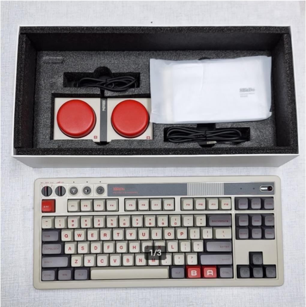 A vendre clavier Qwerty 8 BitDo ( Neuf ), Computers en Software, Toetsenborden, Nieuw, Qwerty, Bedraad, Gaming toetsenbord, Ophalen