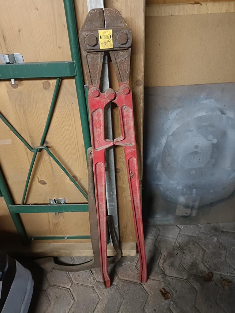 Coupe barre a béton de 1 mètre, Bricolage & Construction, Enlèvement, Comme neuf