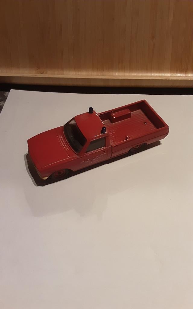 PEUGEOT 504 miniatuur, Ophalen of Verzenden, Zo goed als nieuw, Solido