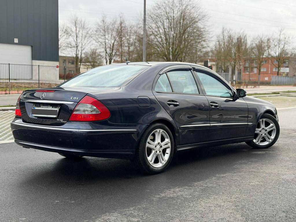 Mercedes-Benz E 220 CDI Avantgarde FaceLift Model 170Pk!, Auto's, Mercedes-Benz, Automaat, Zwart, Blauw, Leder en Stof