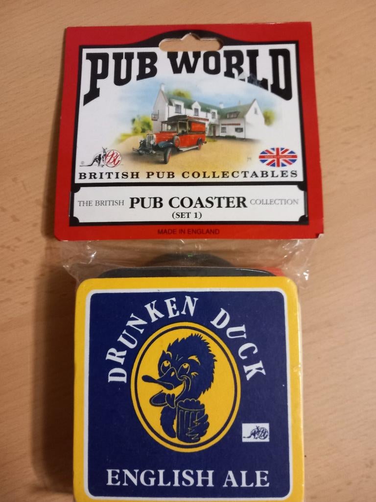 Bierviltjes Pub World, Ophalen of Verzenden, Zo goed als nieuw