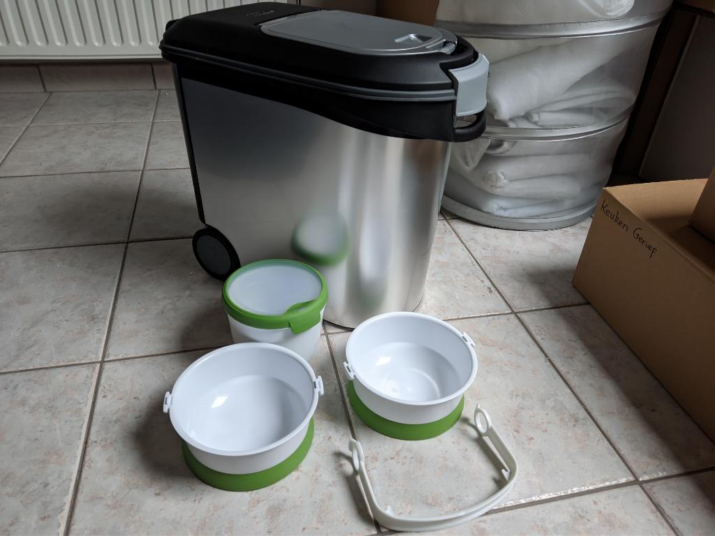 Curver Voedselcontainer Hond of Kat - 35L/12KG + reis kommen, Ophalen, Hond