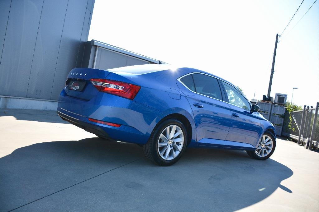 SKODA SUPERB 2.0 TDI NAVI/CRUISC/ZETELVERW/ZETELVERW/PANODAK, Autos, Skoda, Achat, Entreprise, 1968 cm³, Noir