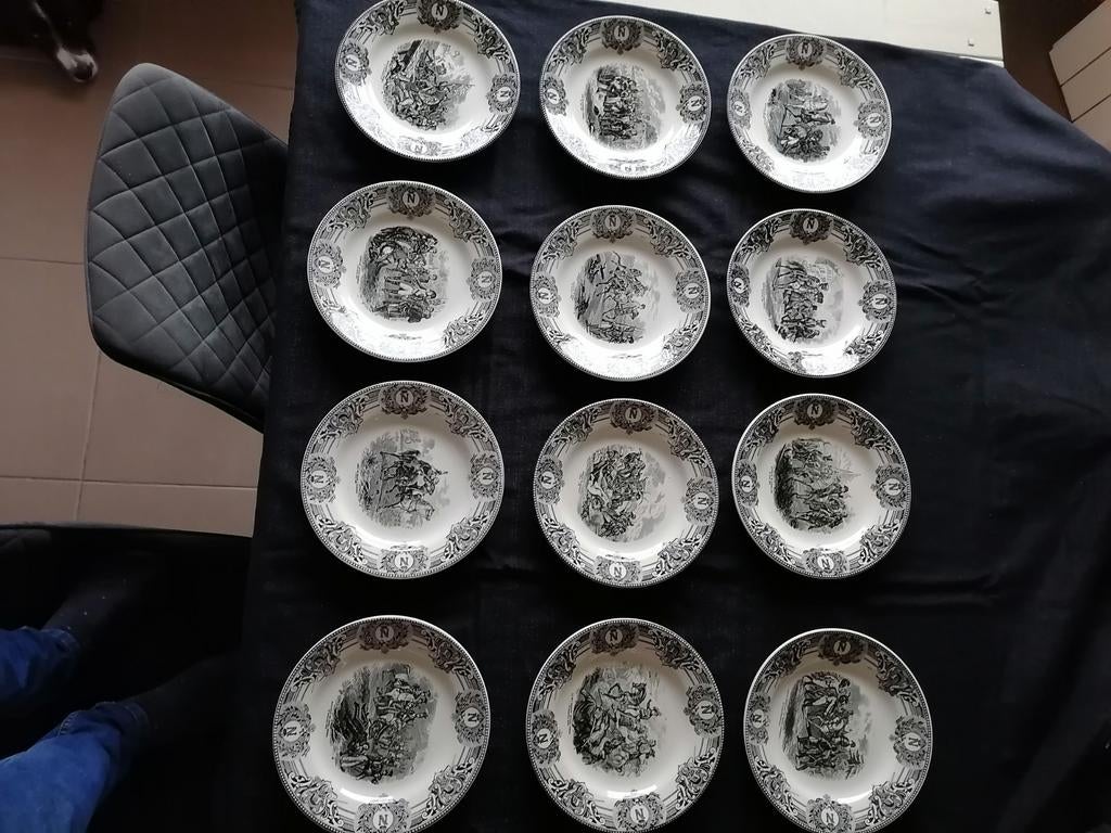 Vaisselle en porcelaine ancienne 12 pièces... marque BOCH, Enlèvement