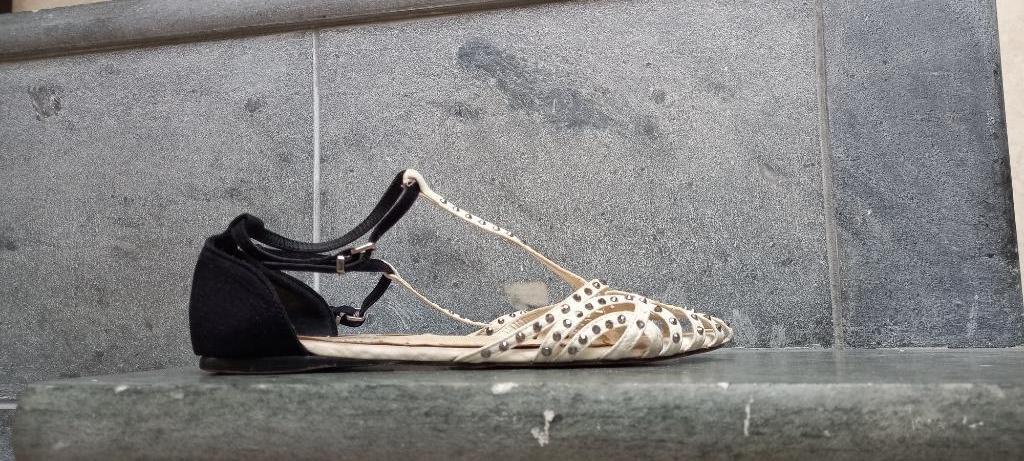 feestelijke damessandaal met strasssteentjes Mt38, Zwart, Zo goed als nieuw, 2Bizzy, Sandalen of Muiltjes