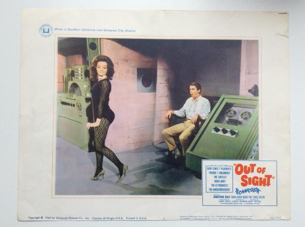 Out Of Sight - Original lobby card 1966, Enlèvement ou Envoi, Rectangulaire horizontal, A1 jusqu'à A3, Utilisé
