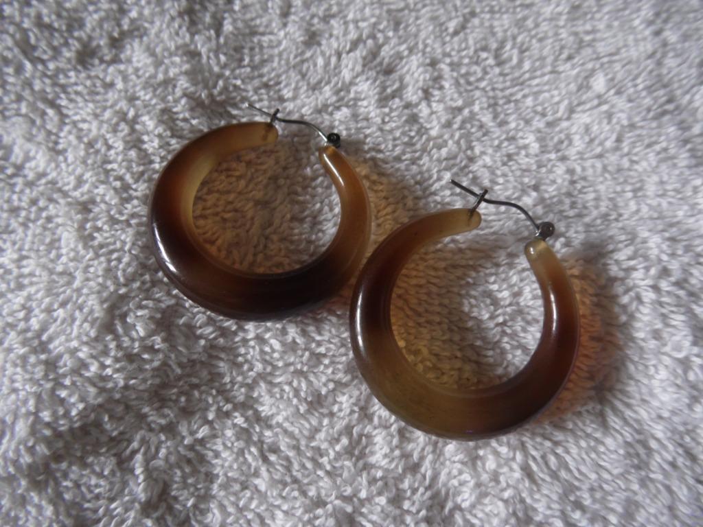 Oorbellen 6, Handtassen en Accessoires, Oorbellen, Overige materialen, Bruin, Ophalen of Verzenden, Hangers