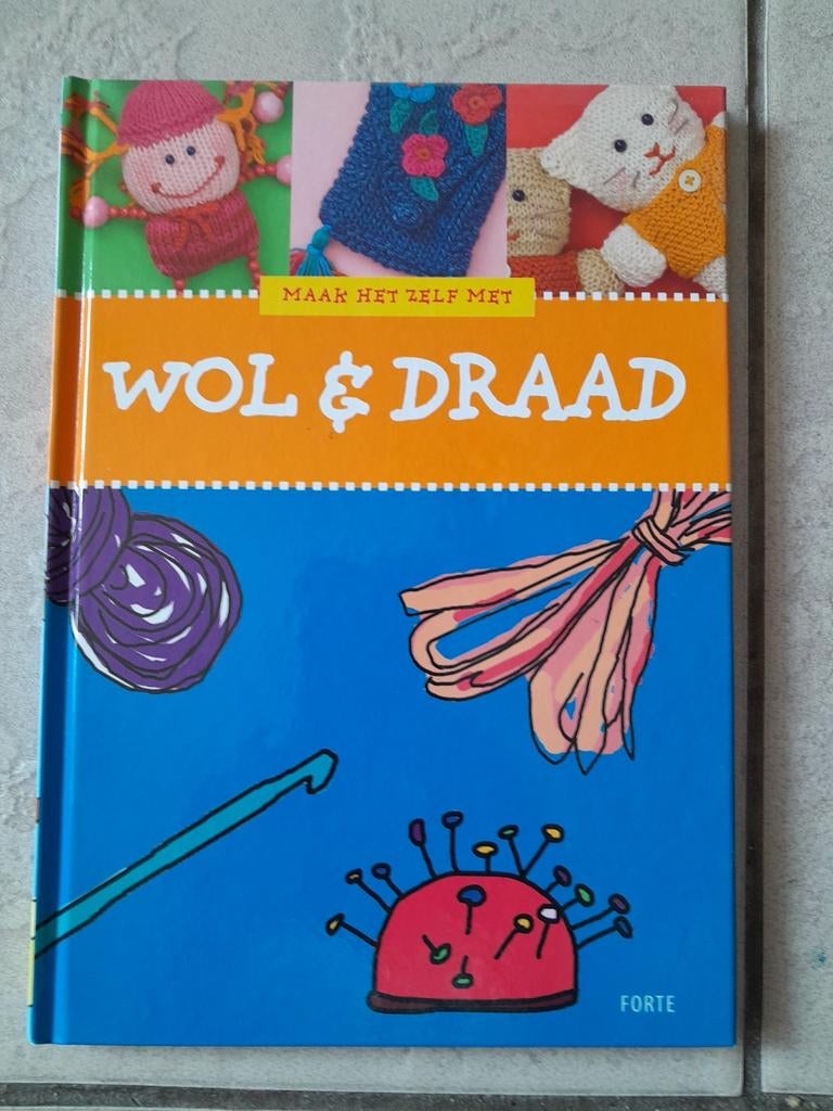 Rina. Soffers - Maak het zelf met wol & draad, Boeken, Kinderboeken | Jeugd | onder 10 jaar, Zo goed als nieuw, Ophalen