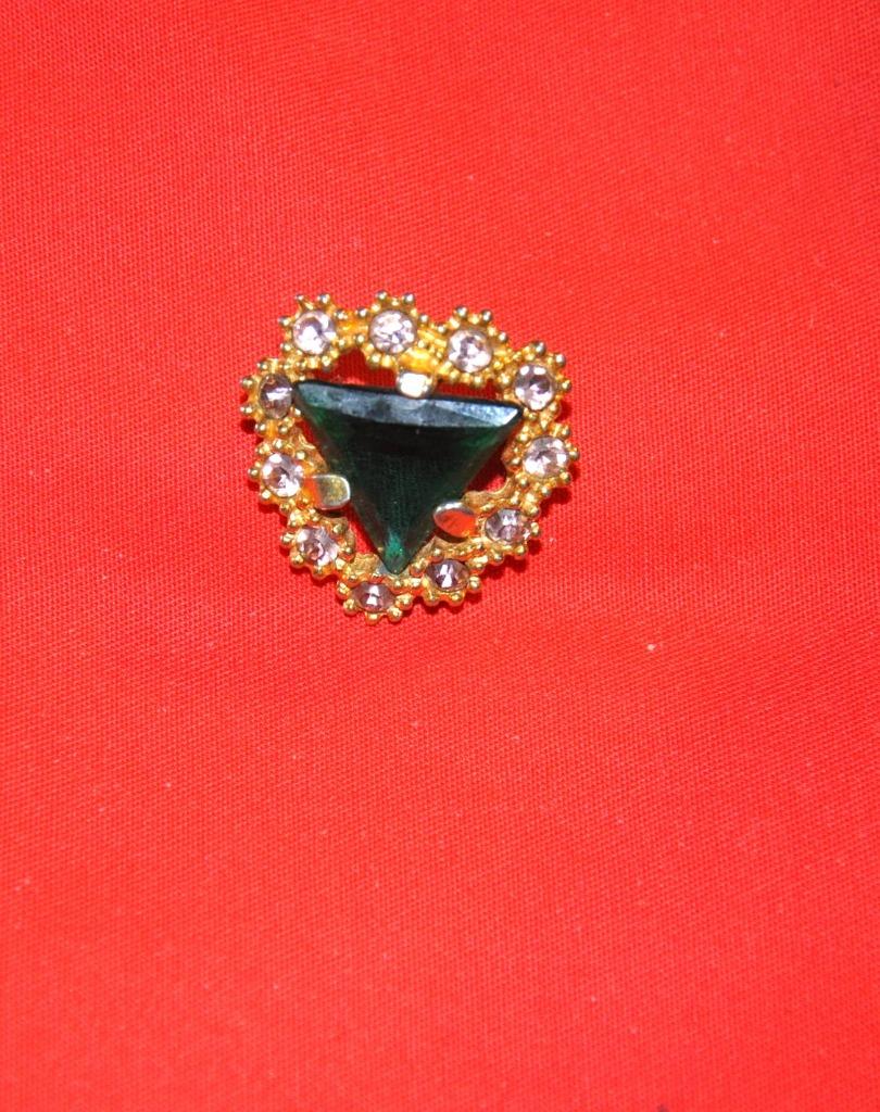 broche triangulaire(2x012), Bijoux, Sacs & Beauté, Bijoux anciens, Enlèvement ou Envoi, Autres matériaux, Broche, Doré