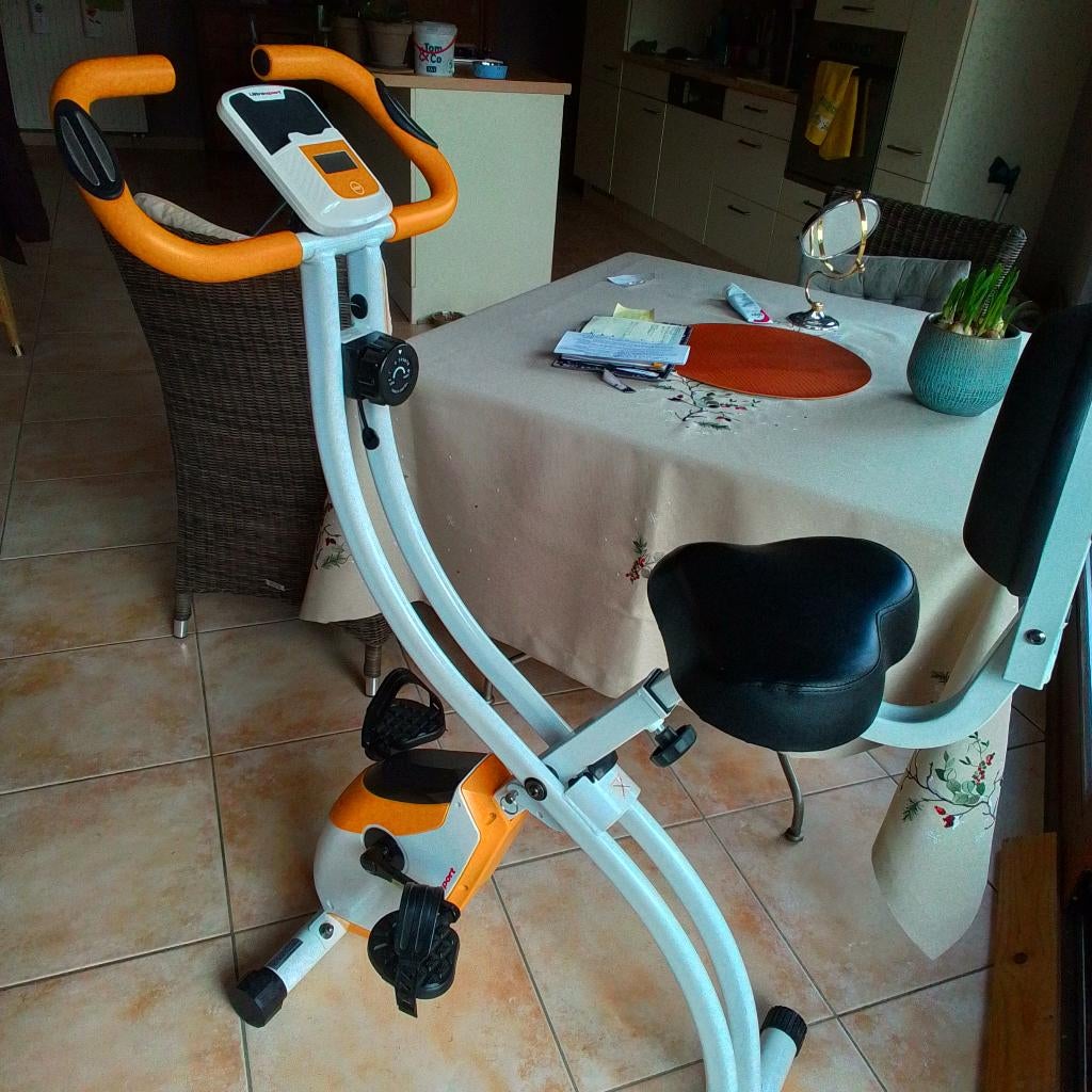 VELO APPARTEMENT, Sports & Fitness, Jambes, Comme neuf, Enlèvement, Vélo d'appartement