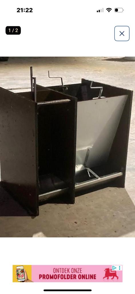 Voederbakken van de vos (trespa en inox) voor varkens