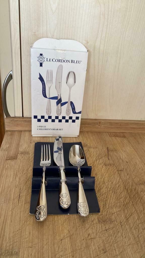 Set de couvert neuf, Comme neuf