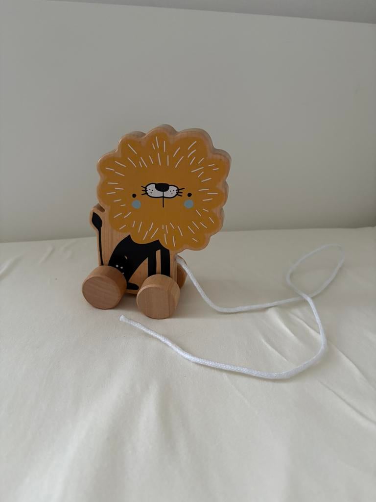 Petite Amélie trekleeuwtje, Kinderen en Baby's, Ophalen of Verzenden, Zo goed als nieuw, Duw- of Trekspeelgoed