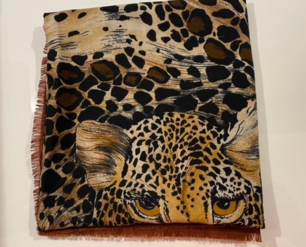 Roestkleurige sjaal met tijgerprint, Kleding | Dames, Ophalen of Verzenden, Gedragen, Sjaal