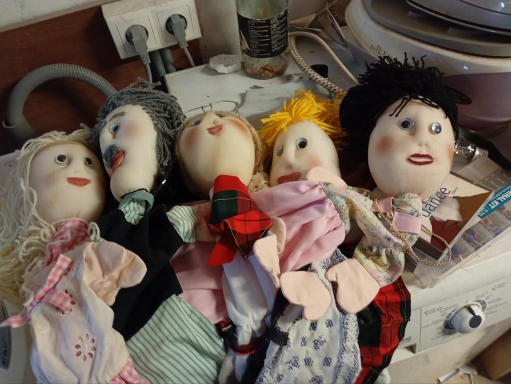Poppen voor poppenkast en beer, Ophalen