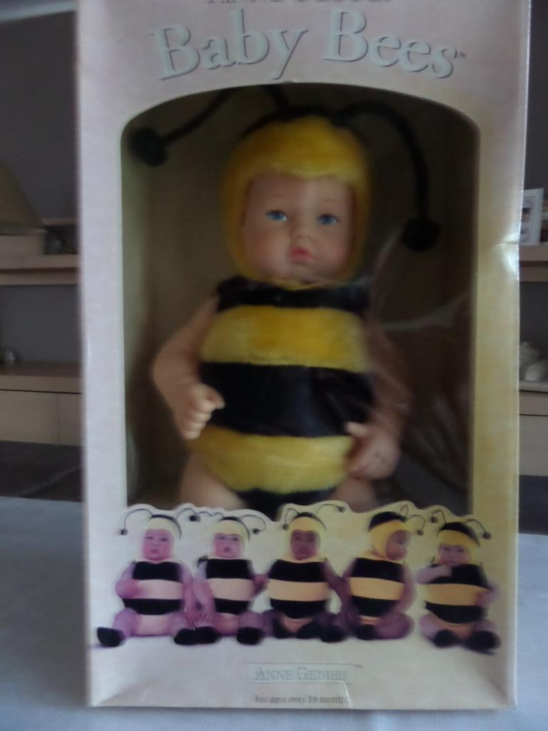 Nieuwe pop "Baby Bees" Anne Geddes anno 1998, Verzamelen, Ophalen of Verzenden, Nieuw, Pop