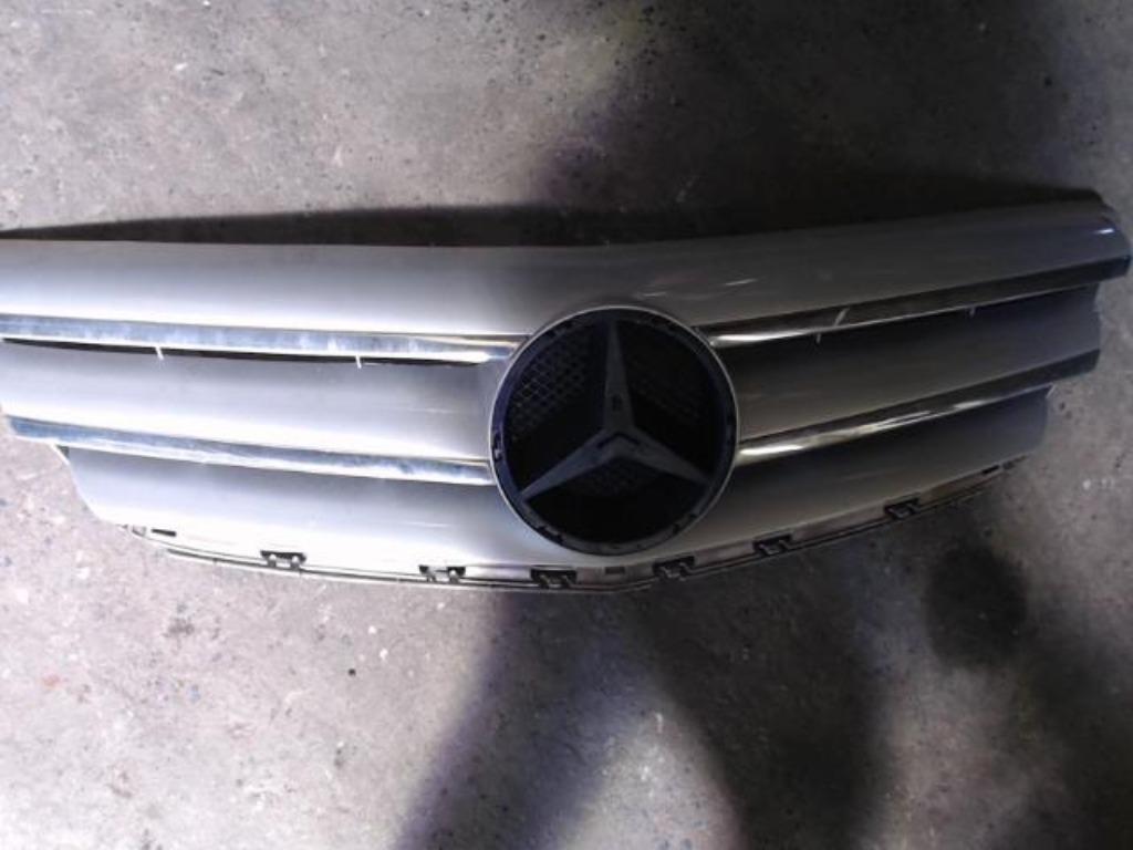 Calandre Mercedes Classe B T245 2005-2008 LP/13703, Enlèvement ou Envoi, Utilisé, Avant, Pare-chocs