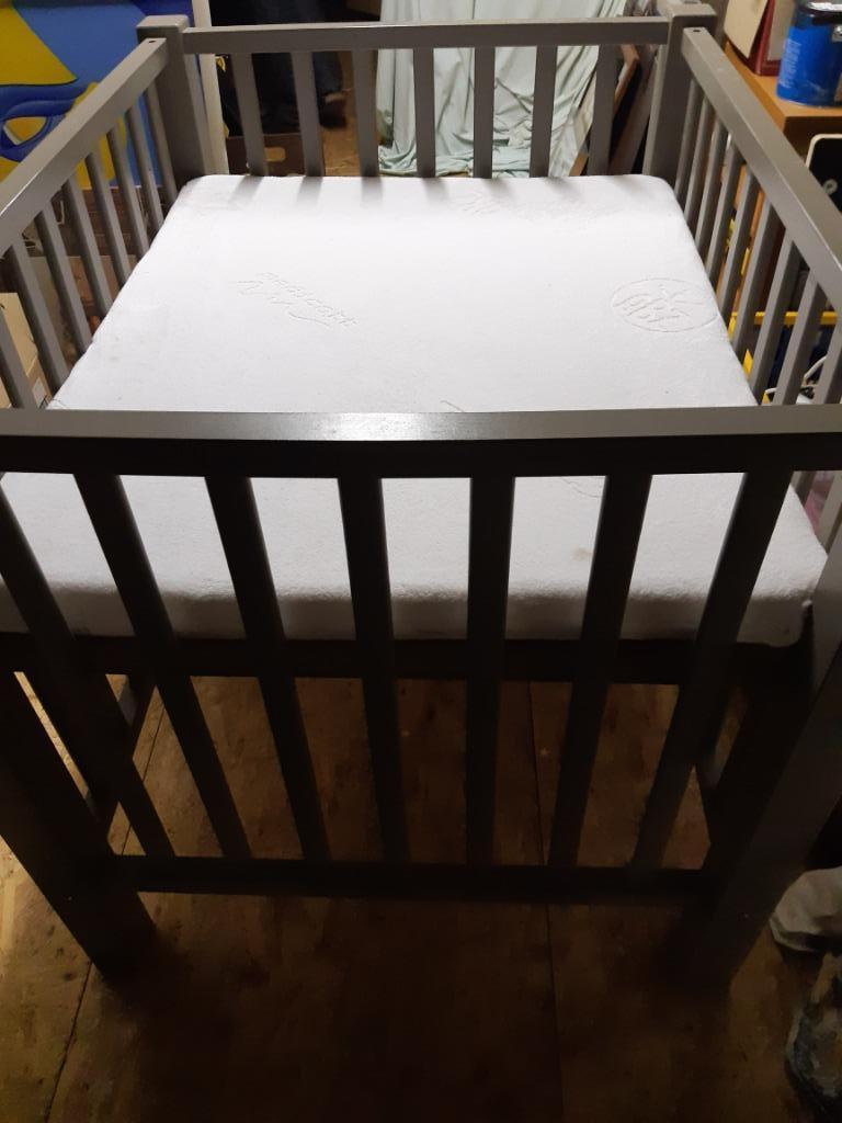 Box/ bed, Kinderen en Baby's, Ophalen, Zo goed als nieuw, Rechthoekig, In hoogte verstelbaar