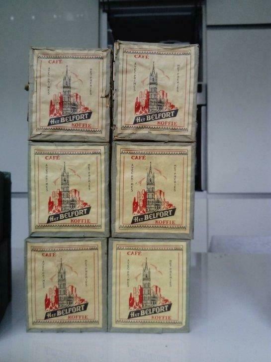 Pak houten luciferdoosjes koffie het belfort koffie Gent, Enlèvement ou Envoi, Utilisé, Boîtes ou marques d'allumettes
