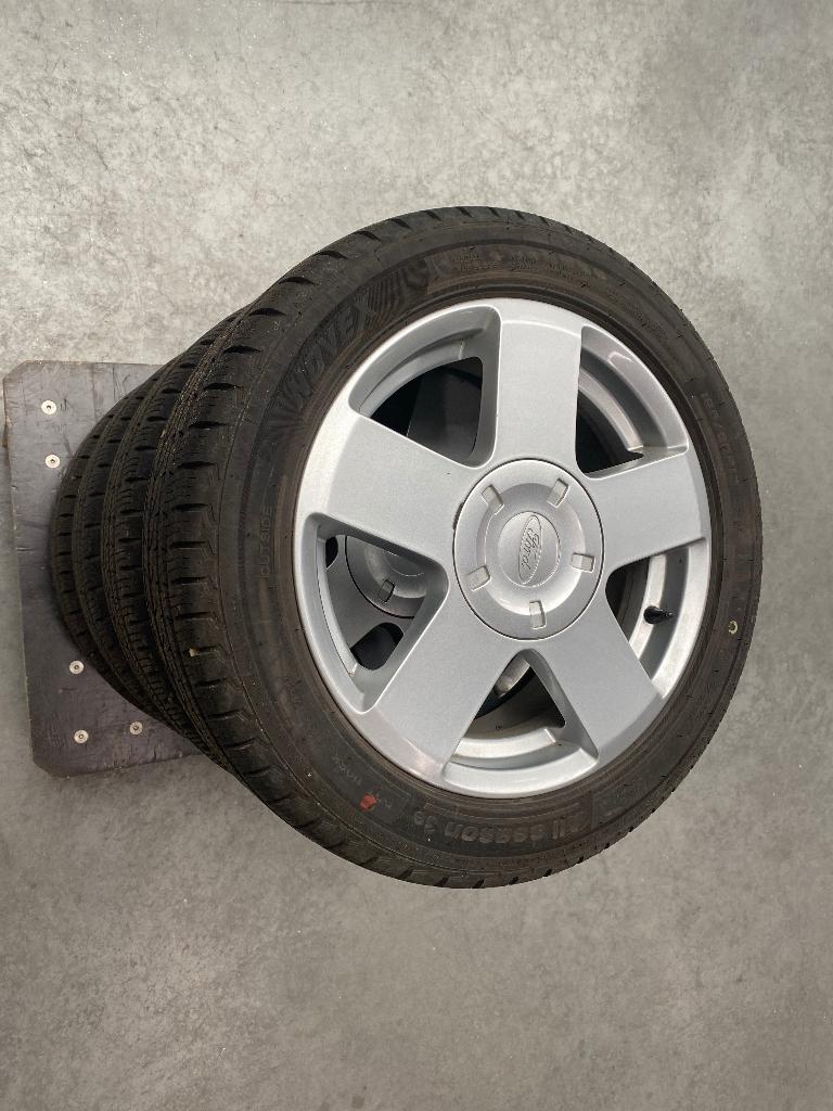 Velgen Ford Fiesta 195/50R15 + 4 Seizoensbanden, Ophalen, Gebruikt, 15 inch, Velg(en)
