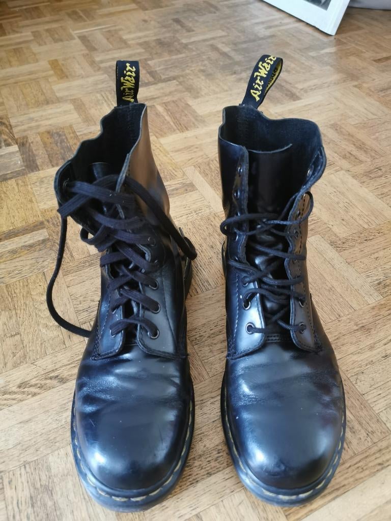 Boots Dr Martens, Enlèvement ou Envoi, Porté, Noir
