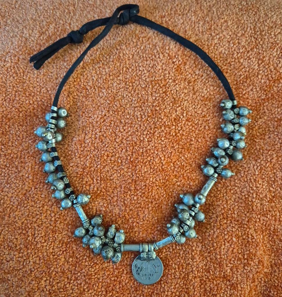 Vintage Indische halsketting met munt, Antiek en Kunst, Ophalen of Verzenden