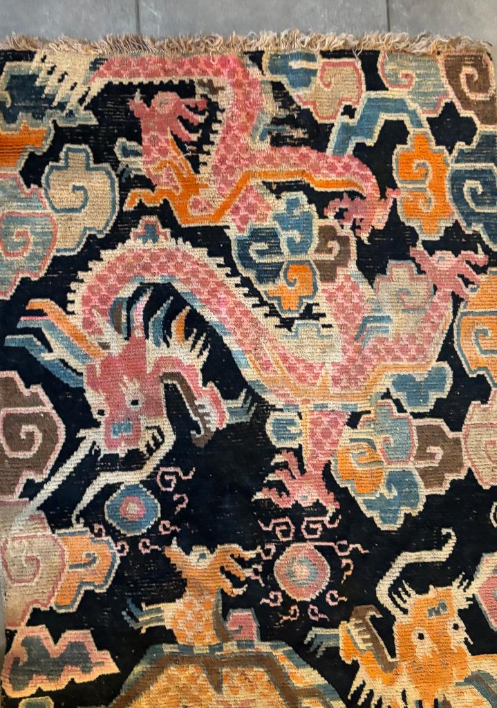 Handgeweven tapijt met drakenmotief [SOLD], Ophalen