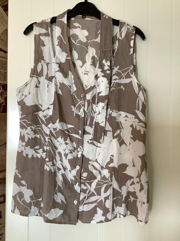Chemisier sans manche Cassis taille 38, Taille 38/40 (M), Enlèvement ou Envoi, Cassis, Beige