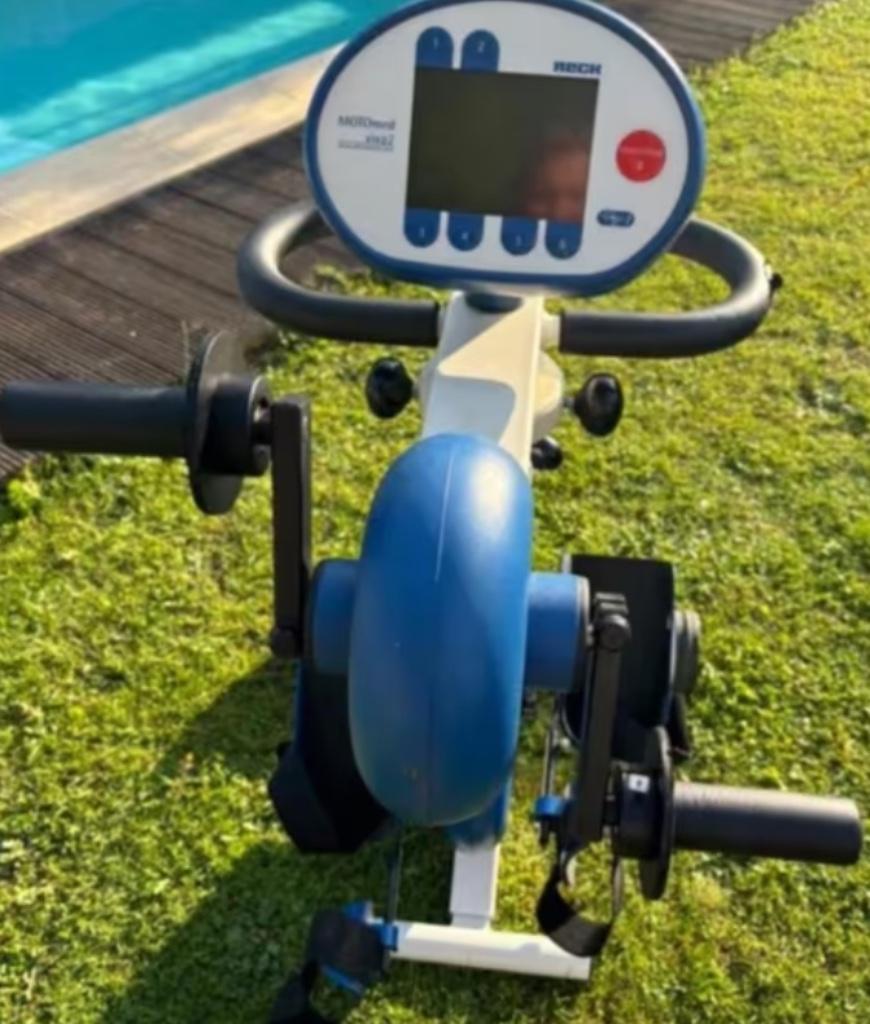 Motomed via 2 armen en benen in zeer goede staat . Voor dive, Divers, Matériel Infirmier, Enlèvement ou Envoi, Comme neuf