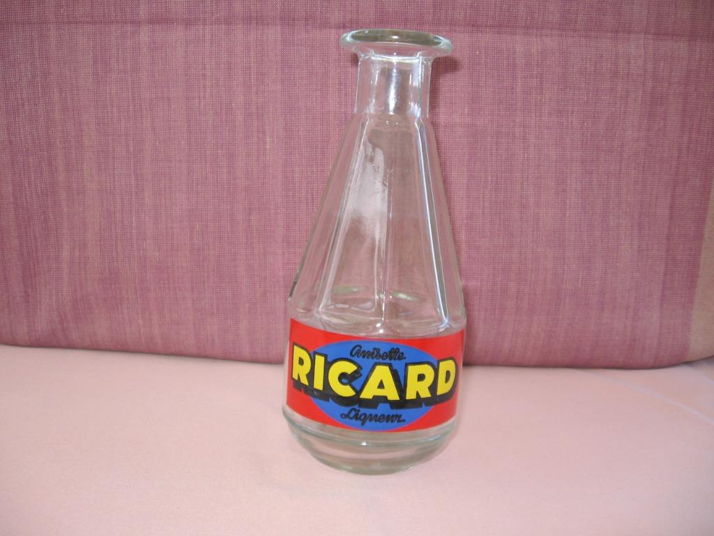 Carafe ronde en verre Ricard vieux rouge bleu., Enlèvement ou Envoi, Utilisé, Ustensile