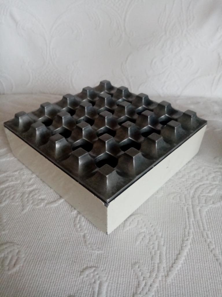 Cendrier culte design/déco Scandinave métal Ultima 15  70s, Enlèvement ou Envoi